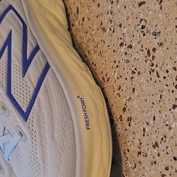 New Balance Men's Fresh Foam X 1080 V13 Running Shoe.. NWOT.. BOX.. M1080L13 - Picture 3 of 11